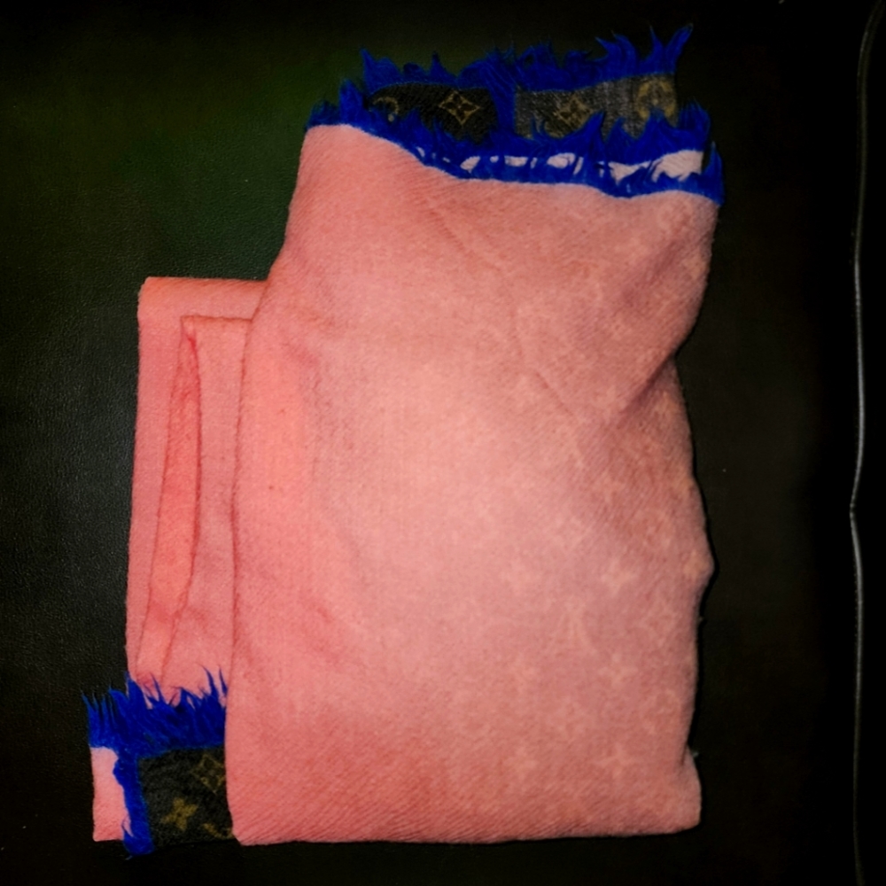 Louis Vuitton Tie Dye Scarf - Picture 4 of 4